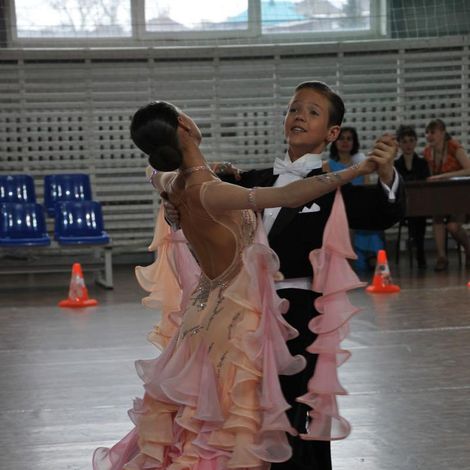 Конкурс спортивно-бальных танцев "Майские лепестки"